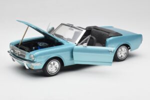 Ford Mustang Cabriolet Arcadian Blue Revell 1:18 8832-F1 Metaal — afbeelding 2 van 8