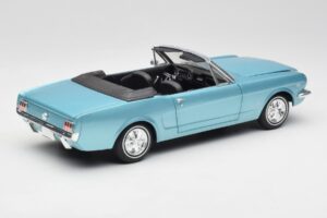 Ford Mustang Cabriolet Arcadian Blue Revell 1:18 8832-F1 Metaal — afbeelding 3 van 8