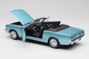 Ford Mustang Cabriolet Arcadian Blue Revell 1:18 8832-F1 Metaal — afbeelding 5 van 8