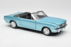 Ford Mustang Cabriolet Arcadian Blue Revell 1:18 8832-F1 Metaal — afbeelding 6 van 8