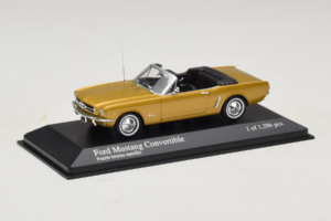 Ford Mustang Cabriolet Goud Minichamps 1:43 400082432 Metaal — afbeelding 2 van 4