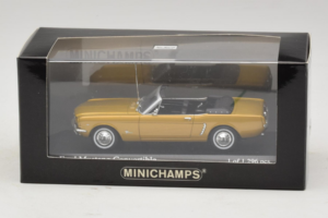 Ford Mustang Cabriolet Goud Minichamps 1:43 400082432 Metaal — afbeelding 4 van 4
