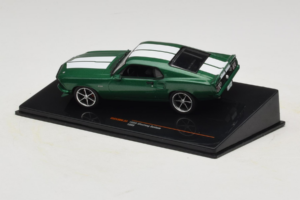 Ford Mustang Custom Groen IXO 1:43 CLC530N Metaal — afbeelding 3 van 4