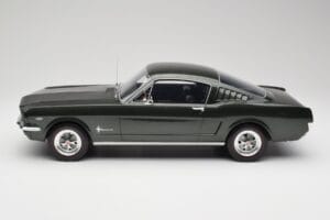 Ford Mustang Fastback Ivy Green Otto 1:12 G079 Hars — afbeelding 3 van 6