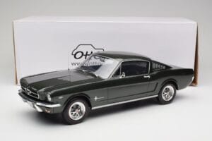 Ford Mustang Fastback Ivy Green Otto 1:12 G079 Hars — afbeelding 6 van 6