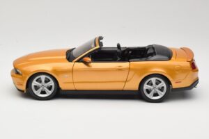 Ford Mustang GT S197 Cabriolet Goud Maisto 1:18 31158 Metaal — afbeelding 3 van 7