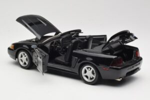 Ford Mustang GT SN95 Cabriolet Zwart Maisto 1:18 50328 Metaal — afbeelding 5 van 8