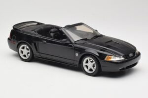 Ford Mustang GT SN95 Cabriolet Zwart Maisto 1:18 50328 Metaal — afbeelding 6 van 8