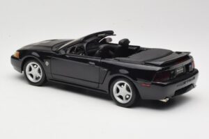 Ford Mustang GT SN95 Cabriolet Zwart Maisto 1:18 50328 Metaal — afbeelding 7 van 8