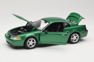 Ford Mustang GT SN95 Groen Maisto 1:18 50326 Metaal — afbeelding 2 van 8