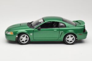 Ford Mustang GT SN95 Groen Maisto 1:18 50326 Metaal — afbeelding 4 van 8