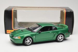 Ford Mustang GT SN95 Groen Maisto 1:18 50326 Metaal — afbeelding 8 van 8