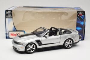 Ford Mustang S197 Roush 427R Cabriolet Zilver Maisto 1:18 31669 Metaal — afbeelding 8 van 8