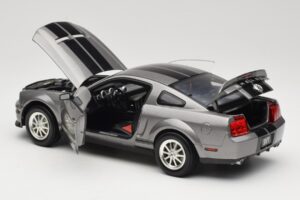Ford Mustang S197 Shelby GT500 40th Anniversary Grijs Shelby Collectibles 1:18 DC075005 Metaal — afbeelding 5 van 8