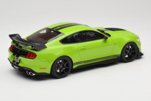 Ford Mustang Shelby GT500 S550 Groen GT Spirit 1:18 GT803 Hars — afbeelding 2 van 6