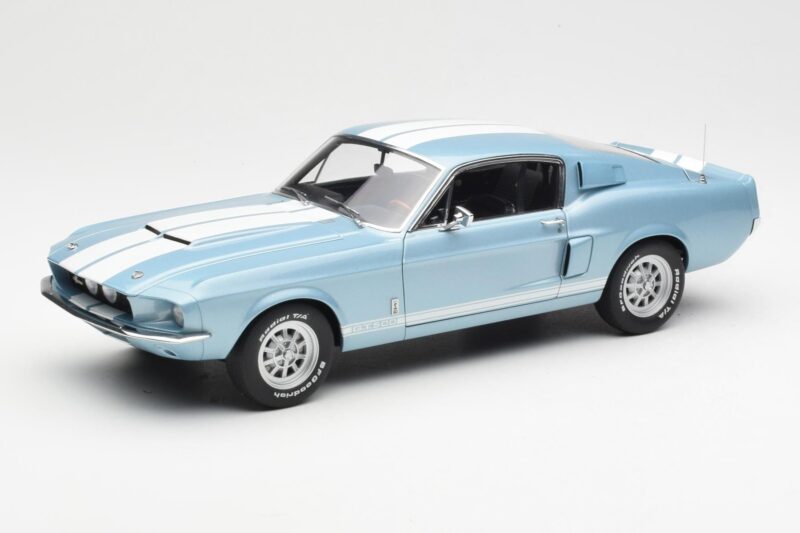 Ford Mustang Shelby GT500 Lichtblauw Metallic Met Witte Strepen AUTOart 1:18 72907 Metaal