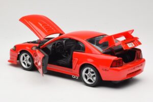 Ford Mustang SVT Cobra R SN95 Rood Maisto 1:18 531872 Metaal — afbeelding 5 van 8