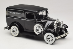 Ford Panel Car Police Patrol Signature Models 1:18 18143 Metaal — afbeelding 4 van 6