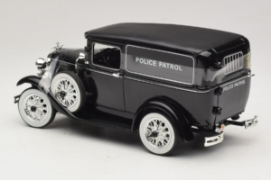 Ford Panel Car Police Patrol Signature Models 1:18 18143 Metaal — afbeelding 5 van 6