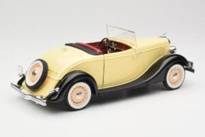 Ford Roadster Dearborn Yellow Solido 1:18 8008 Metaal — afbeelding 3 van 8