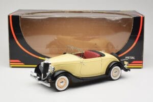 Ford Roadster Dearborn Yellow Solido 1:18 8008 Metaal — afbeelding 8 van 8