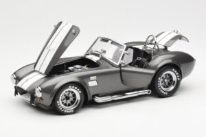Ford Shelby Cobra 427 S/C Grijs Metallic Met Witte Strepen Kyosho 1:18 08045GRW Metaal — afbeelding 2 van 8