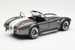 Ford Shelby Cobra 427 S/C Grijs Metallic Met Witte Strepen Kyosho 1:18 08045GRW Metaal — afbeelding 3 van 8