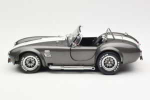 Ford Shelby Cobra 427 S/C Grijs Metallic Met Witte Strepen Kyosho 1:18 08045GRW Metaal — afbeelding 4 van 8