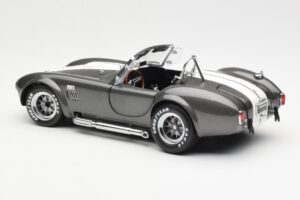 Ford Shelby Cobra 427 S/C Grijs Metallic Met Witte Strepen Kyosho 1:18 08045GRW Metaal — afbeelding 7 van 8
