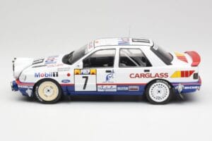 Ford Sierra RS Cosworth 4x4 #7 F. Delecour / D. Grataloup Rally Monte Carlo 1992 MCG 1:18 MCG18356R Metaal — afbeelding 3 van 6