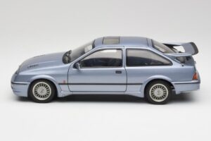 Ford Sierra RS Cosworth Moonstone Blauw AUTOart 1:18 72863 Metaal — afbeelding 4 van 8
