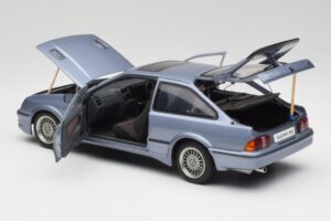 Ford Sierra RS Cosworth Moonstone Blauw AUTOart 1:18 72863 Metaal — afbeelding 5 van 8
