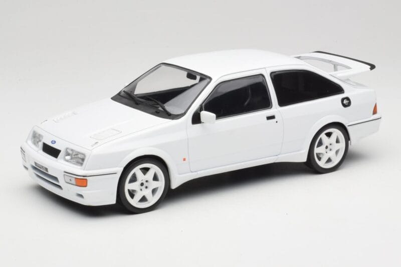 Ford Sierra RS Cosworth Wit IXO 1:18 18CMC121 Metaal