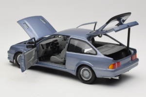 Ford Sierra RS Cosworth Blauw Minichamps 1:18 150084002 Metaal — afbeelding 5 van 8