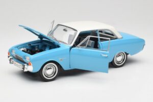 Ford Taunus 12M P1 Taunus Blue Revell 1:18 08880 Metaal — afbeelding 2 van 8