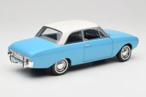 Ford Taunus 12M P1 Taunus Blue Revell 1:18 08880 Metaal — afbeelding 3 van 8