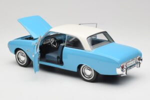 Ford Taunus 12M P1 Taunus Blue Revell 1:18 08880 Metaal — afbeelding 5 van 8