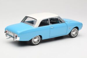 Ford Taunus 17M P2 Blauw Revell 1:18 08817 Metaal — afbeelding 3 van 8