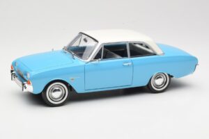 Ford Taunus 17M P2 Blauw Revell 1:18 08817 Metaal