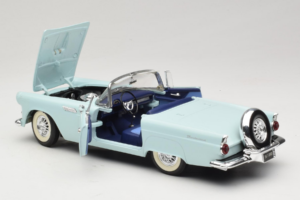 Ford Thunderbird Groen Revell 1:18 8804-G1 Metaal — afbeelding 5 van 8