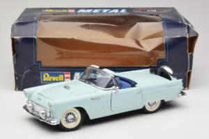Ford Thunderbird Groen Revell 1:18 8804-G1 Metaal — afbeelding 8 van 8