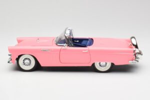Ford Thunderbird Roze Revell 1:18 8804 Metaal — afbeelding 4 van 8