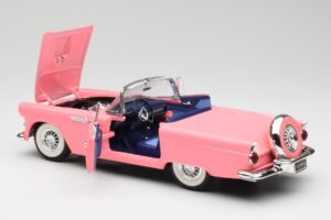 Ford Thunderbird Roze Revell 1:18 8804 Metaal — afbeelding 5 van 8