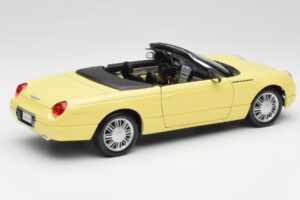 Ford Thunderbird Show Car Geel Maisto 1:18 50335 Metaal — afbeelding 3 van 8