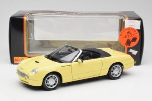 Ford Thunderbird Show Car Geel Maisto 1:18 50335 Metaal — afbeelding 8 van 8
