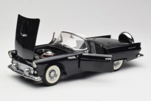 Ford Thunderbird Cabriolet Zwart Revell 1:18 8818-M1 Metaal — afbeelding 2 van 8