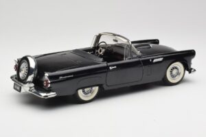 Ford Thunderbird Cabriolet Zwart Revell 1:18 8818-M1 Metaal — afbeelding 3 van 8