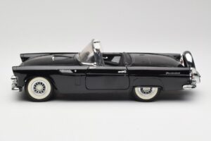 Ford Thunderbird Cabriolet Zwart Revell 1:18 8818-M1 Metaal — afbeelding 4 van 8