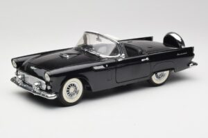 Ford Thunderbird Cabriolet Zwart Revell 1:18 8818-M1 Metaal
