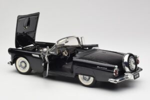 Ford Thunderbird Cabriolet Zwart Revell 1:18 8818-M1 Metaal — afbeelding 5 van 8